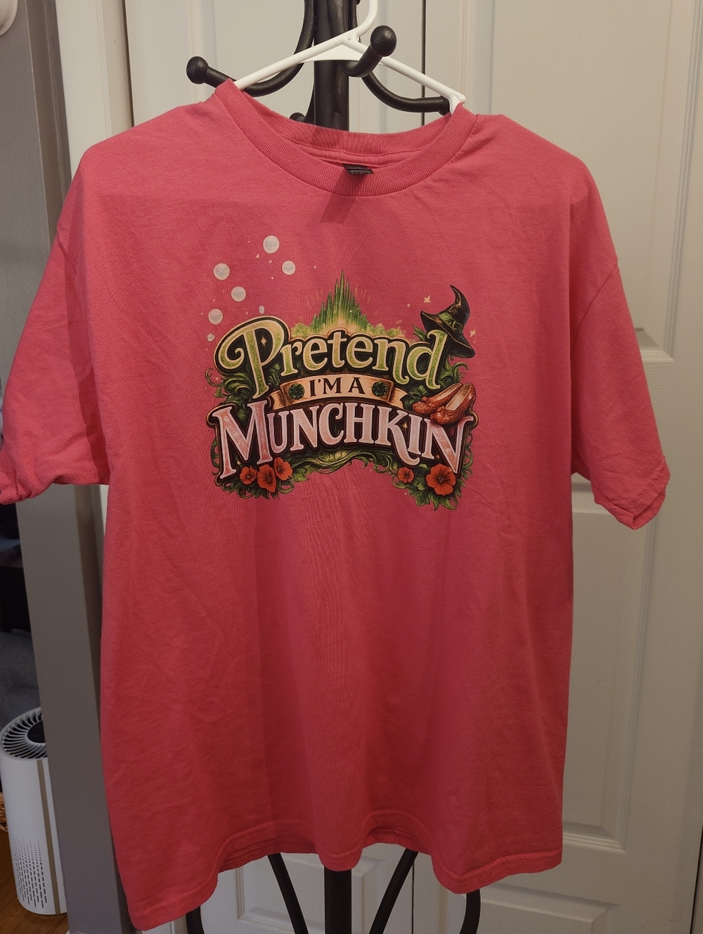 Wicked Themed Pretend I'm a Munchkin Graphic Tee - Pink LG